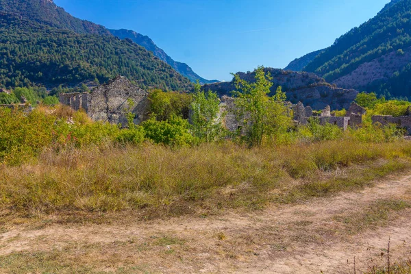 Elhagyott falu, a Pireneusokban, Janovas, Spanyolország — Stock Fotó