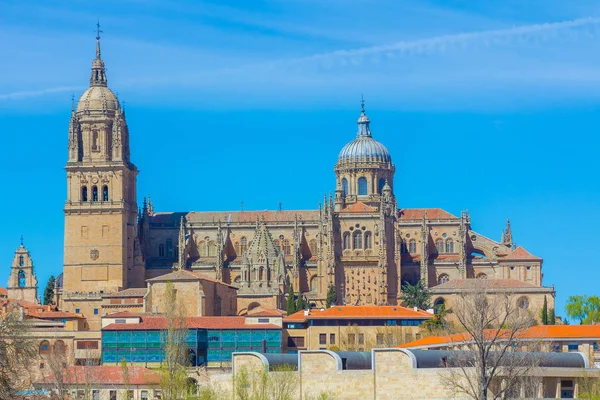 Католическое здание типично для Северной Испании — стоковое фото