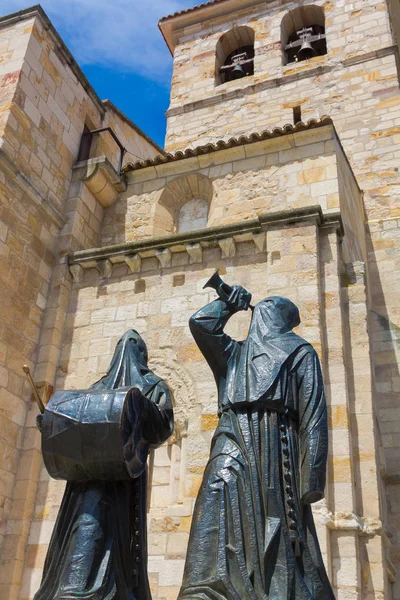 Szobrok tisztelgés a Nazarénusok-ban a city of Zamora, Spanyolország — Stock Fotó