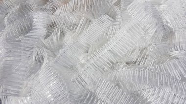 arka planda küçük içme pipetleri