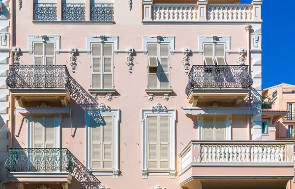 Fachada adornada de edificios residenciales en Mónaco —  Fotos de Stock