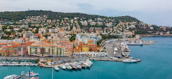 Nice litoral da cidade no Mar Mediterrâneo — Fotografia de Stock