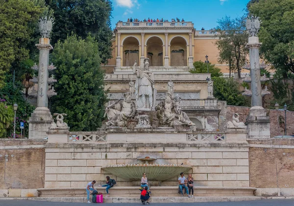 Fontana della Dea di Roma in  Piazza del Popolo — Stock Fotó