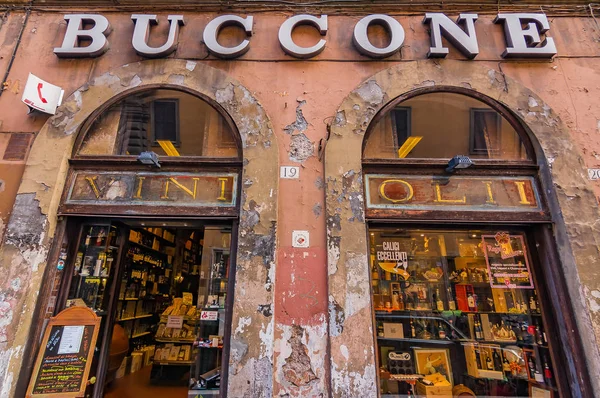 Old  storefront in Rome Italy — Stock Photo, Image