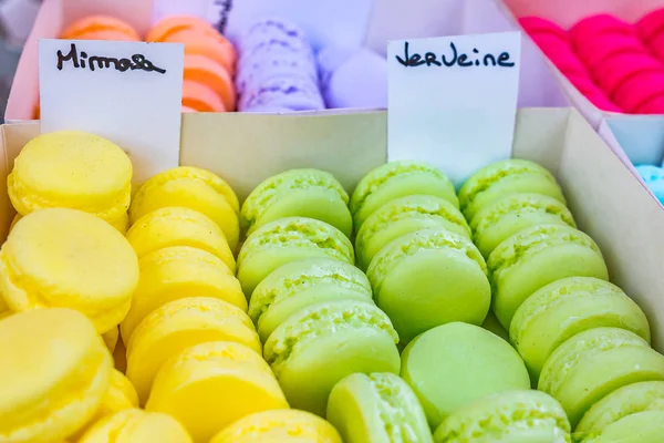 Colorful macarons in boxes — Stock Photo, Image