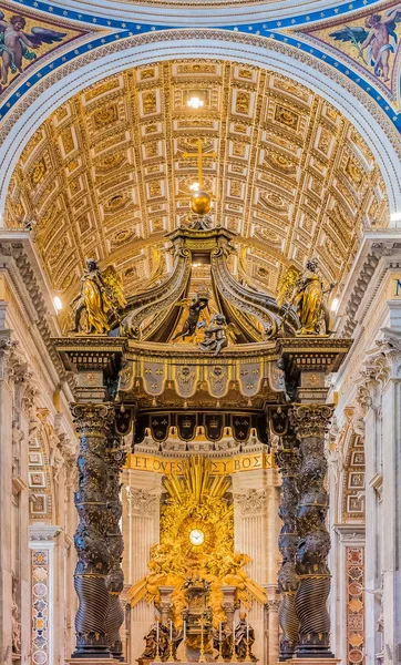 Der Altar der Petersbasilika in vatikan — Stockfoto