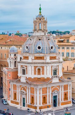 Roma manzarası ve Santa Maria di Loreto Kilisesi kubbe 