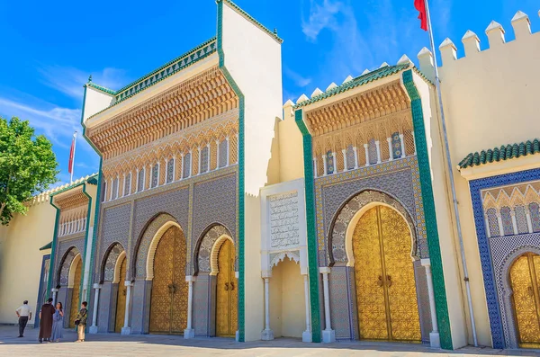 Gate to the palace of the king of Morocco — Stock Photo, Image