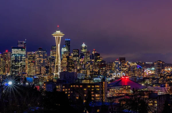 Panorama dello skyline di Seattle al tramonto dal Kerry Park di Seattle — Foto Stock