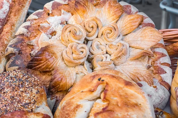 Pan francés artesanal en una panadería de Niza Francia — Foto de Stock