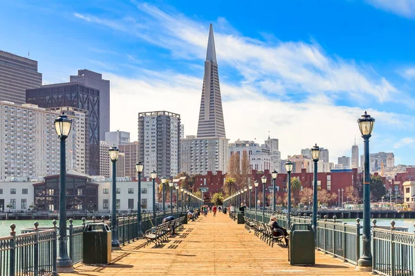 Downton San Francisco a a Transamerica Pyramid ze dřeva — Stock fotografie
