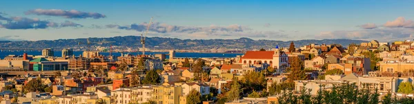 San Francisco skyline panorama from Potrero Hill towards Mission — Stock Photo, Image