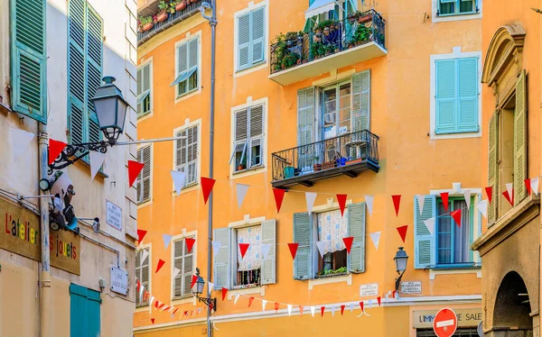 Calles en el casco antiguo de Niza Francia —  Fotos de Stock