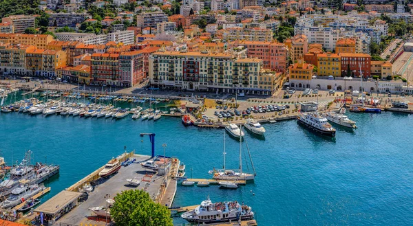 Ładne miasto wybrzeża Morza Śródziemnego — Zdjęcie stockowe