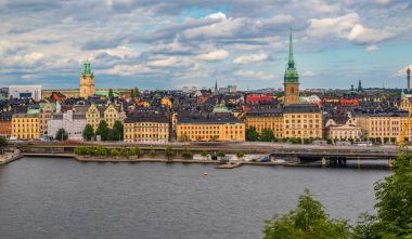 Stockholm eski şehir İsveç'te Gamla Stan üzerine görüntülemek 