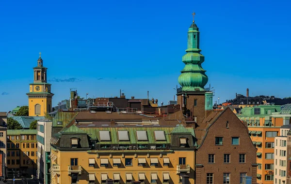 Techos de edificios góticos tradicionales en Estocolmo Suecia — Foto de Stock