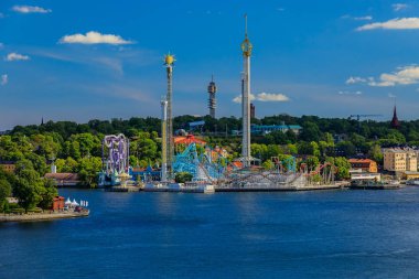 Stockholm eğlence parkı Grona Lund görünümde ve Mälaren Gölü