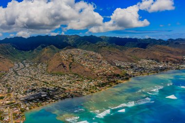 Havadan görünümü bir helikopterden Hawaii Honolulu Sahili