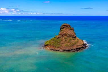 Havadan görünümü Oahu'nın kıyı şeridi ve Çinlinin şapka Island Hawaii
