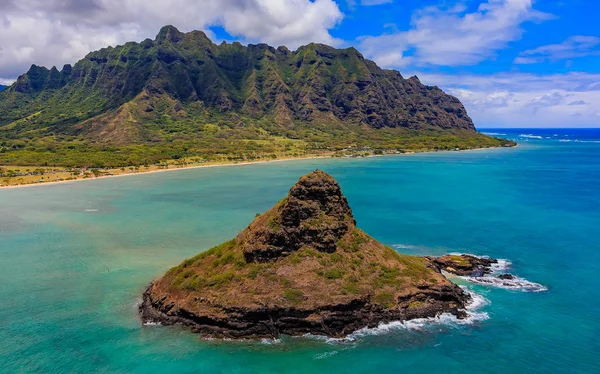 Flygfoto Oahus kustlinje och Chinaman's Hat ön i Hawaii — Stockfoto