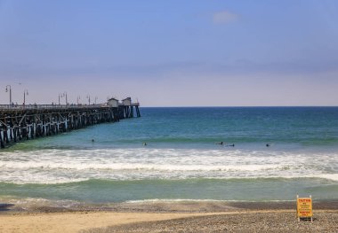 Güvenlik. San Clemente sahilinde sörf uyarısı yok. Kaliforniya 'da turistik bir yer.