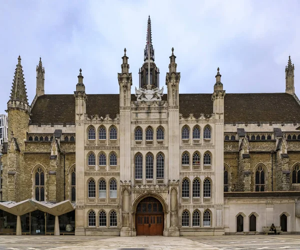 Gotische gevel van Guildhall gemeentegebouw voltooid in 1440 met de grote ingang Guildhall Yard, Londen, Engeland — Stockfoto