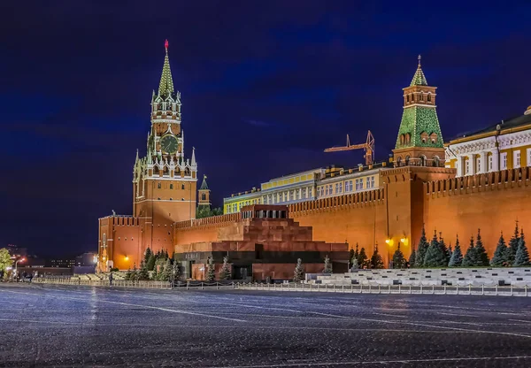 Vue de nuit du Kremlin et du mausolée de Lénine sur la Place Rouge à Moscou, Russie — Photo