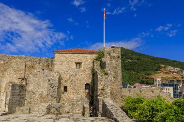 15. yüzyılın taş duvarları Adriyatik Denizi üzerindeki Balkanlar 'ın Budva Karadağ' ın Eski Kentinde