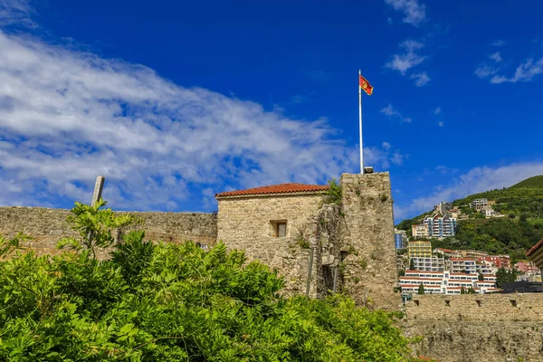 Kamienne mury XV-wiecznej cytadeli na Starym Mieście w Budva Czarnogóra na Bałkanach nad Adriatykiem — Zdjęcie stockowe