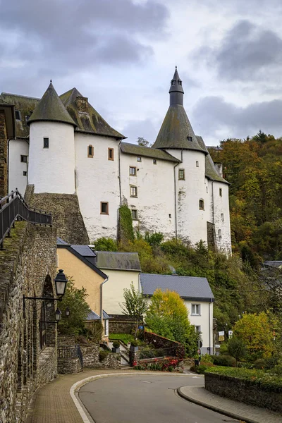 Castelo de Clervaux, no Luxemburgo, no século XII, com um museu dedicado à II Batalha do Bulge, nas Ardenas — Fotografia de Stock