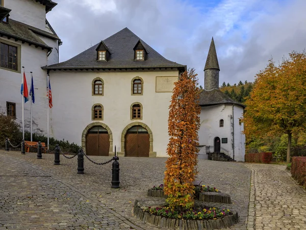 Château Clervaux du XIIe siècle à Luxembourg avec un musée dédié à la Seconde Guerre mondiale Bataille des Ardennes — Photo