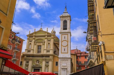 Fransız Rivierası Nice 'teki ünlü Rossetti ve Sainte Tamir Katedrali Basiliğine bakın