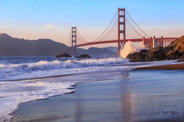 Slavný Golden Gate Bridge Pohled Baker Beach Při Západu Slunce — Stock fotografie