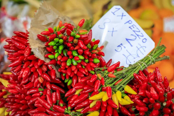 Bunches Red Chili Pepper Ristras Venetian Farmer Market Canals Price — Fotografia de Stock