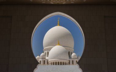 Büyük Sheik Zayed Camisi, kubbe