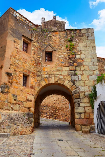River door Arco del Cristo in Caceres of Spain — Stock Photo, Image
