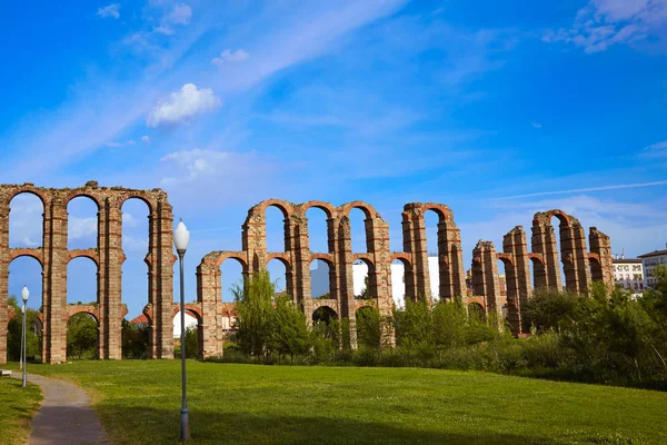 Акведук Acueducto Los Milagros Merida Badajoz — стоковое фото