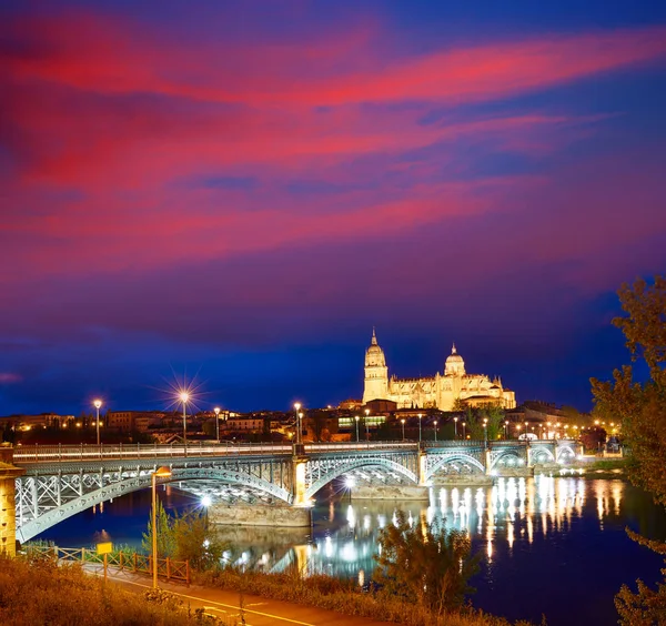 Coucher de soleil Salamanque sur le pont Enrique Estevan — Photo