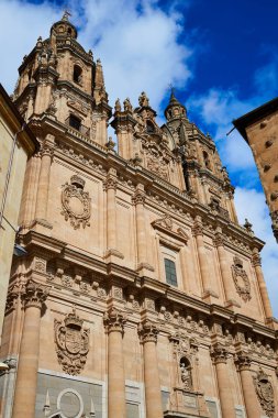Salamanca Clerecia Kilisesi ve Casa Conchas