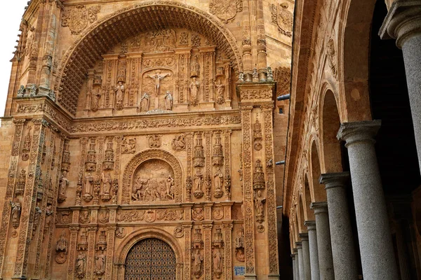 San Esteban kloster i Salamanca i Spanien — Stockfoto