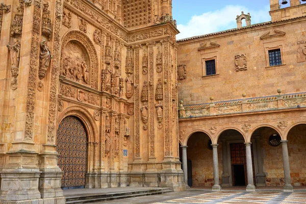 San Естебан монастиря в Salamanca в Іспанії — стокове фото