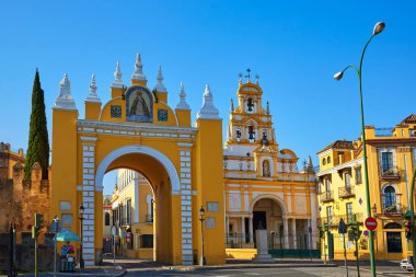 Seville Puerta de la Macarena ve Basilica
