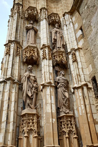 Фасад Севильского собора в Севилье — стоковое фото