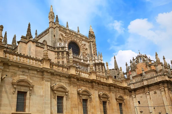 Sevilla katedralens fasad i Sevilla Spanien — Stockfoto