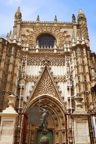 Sevilla kathedraal Saint Christopher deur Spanje — Stockfoto