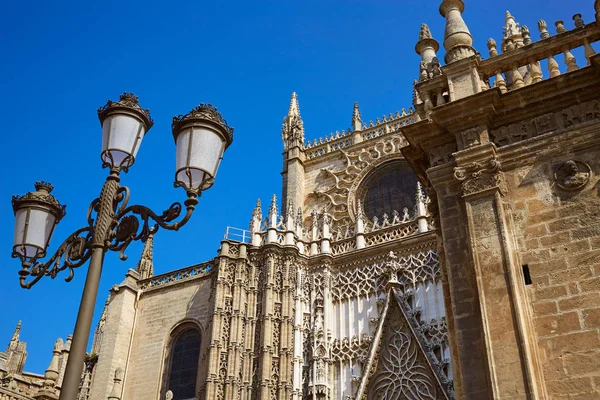 Sevilla kathedraal Saint Christopher deur Spanje — Stockfoto