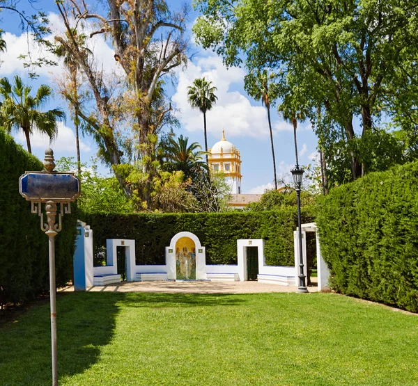 Sevilla maria luisa park gardens Spanien — Stockfoto