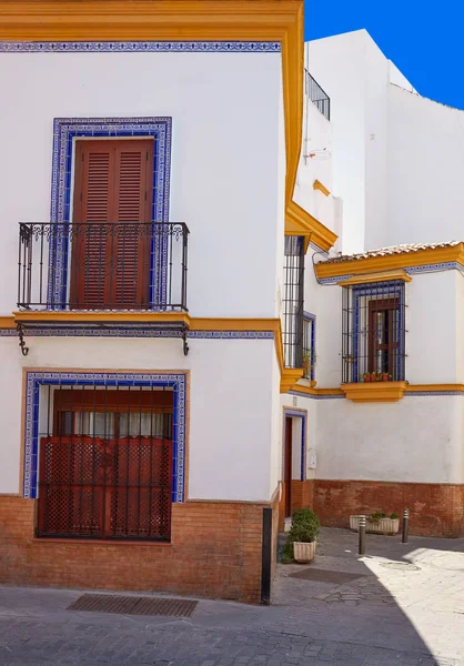 Фасады баррио Триана в Севилье, Андалусия, Испания — стоковое фото