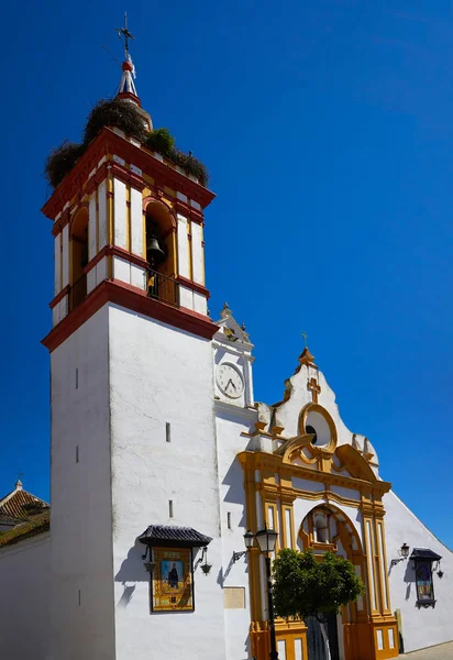 Castilblancon kirkko de la Platan kautta Espanja — kuvapankkivalokuva