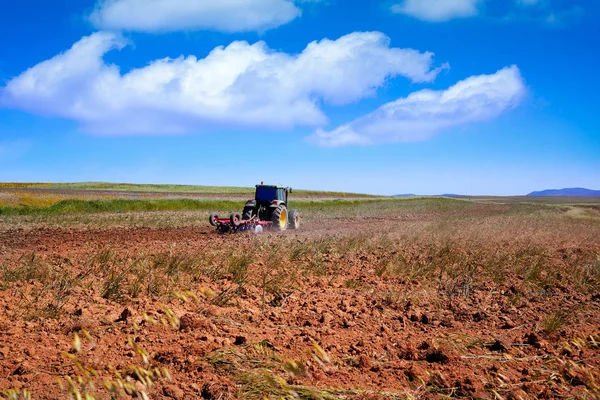 Agriculture tractor in Extremadura Spain — Stock Photo, Image